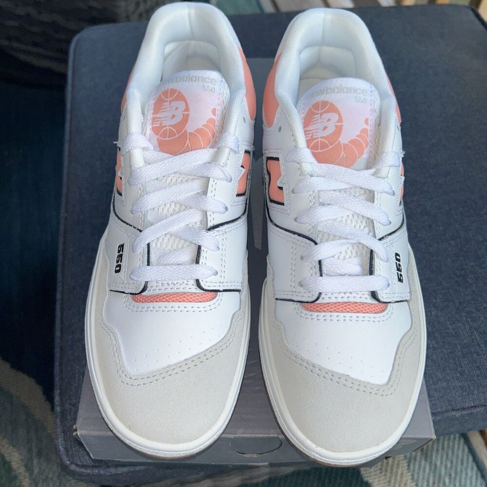 New Balance 550 Size 6.5 Youth 8 Women’s . Grey/pink White